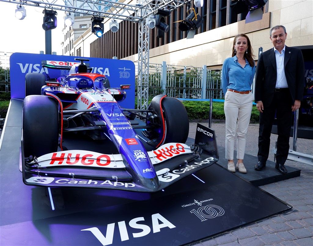 İş Bankası’ndan Visa Cash App RB Formula One takımının isim sponsoru Visa ile iş birliği