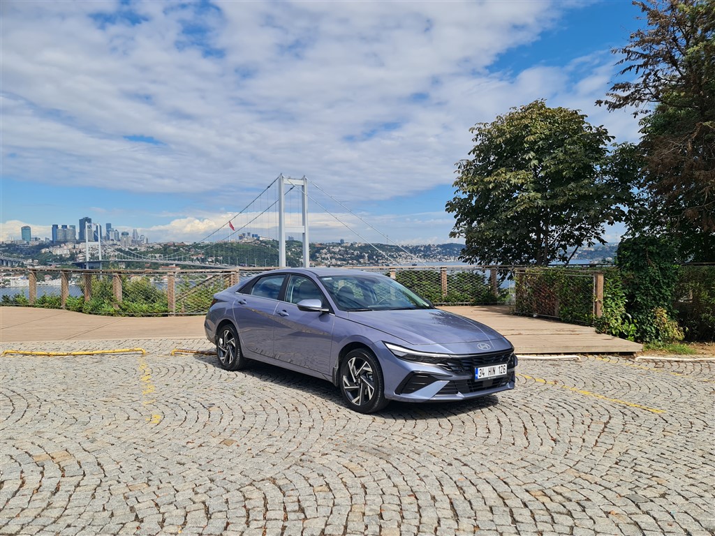 Sportif Sedan Severlere: Hyundai Yeni Elantra