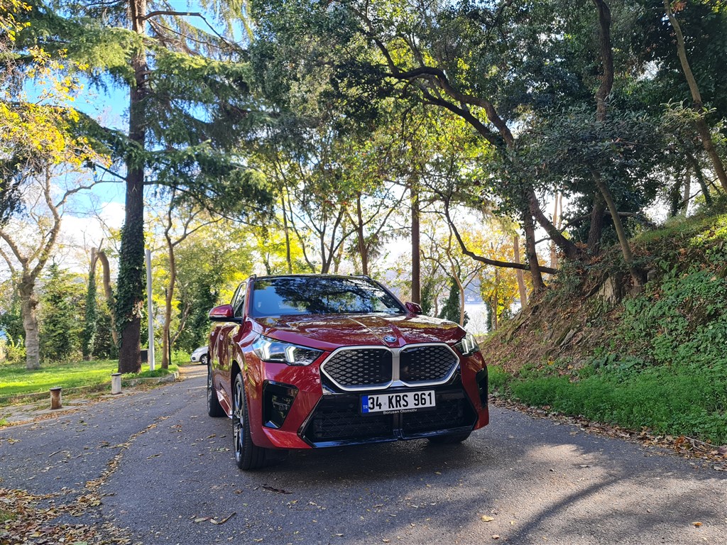 BMW iX2: Kompakt Elektrikli SUV’un Yeni Yüzü